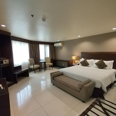 Mandarin Plaza Hotel Cebu Zewnętrze zdjęcie
