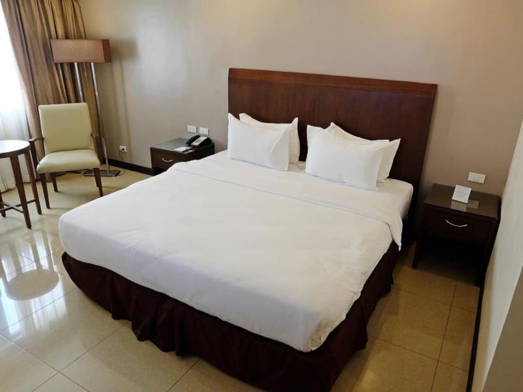 Mandarin Plaza Hotel Cebu Zewnętrze zdjęcie