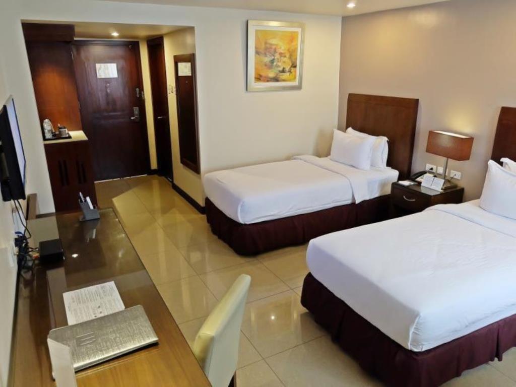 Mandarin Plaza Hotel Cebu Zewnętrze zdjęcie