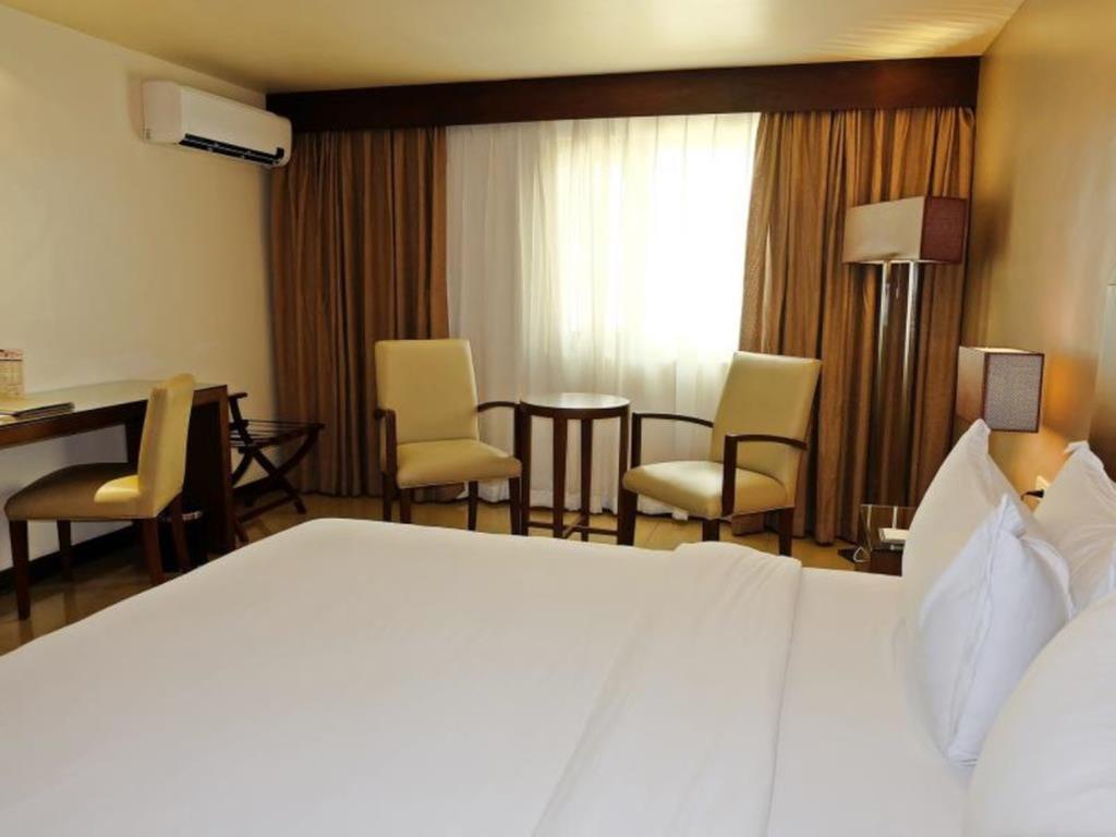 Mandarin Plaza Hotel Cebu Zewnętrze zdjęcie