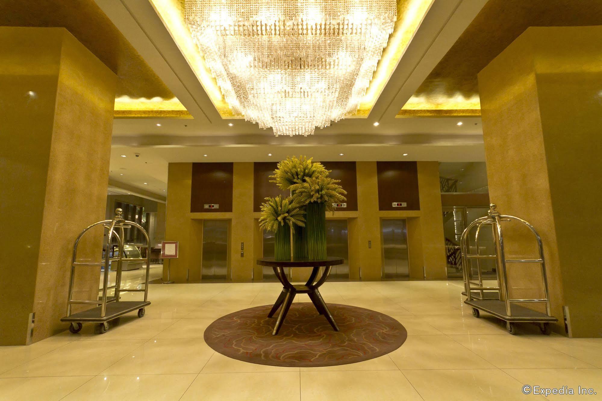 Mandarin Plaza Hotel Cebu Zewnętrze zdjęcie